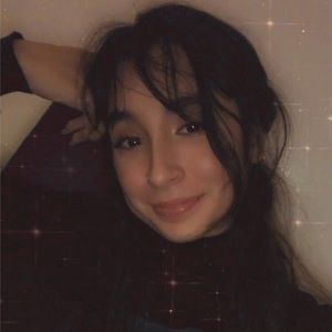 Meet your Posher, Rebeca